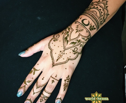 one_hand_henna_tattoo