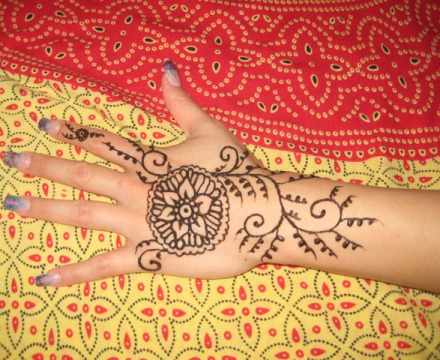 henna-hand-design-1