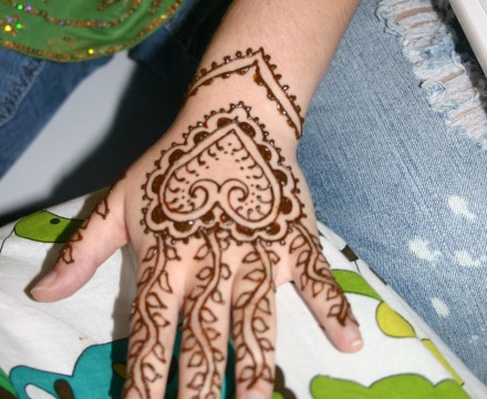henna-hand-design-16