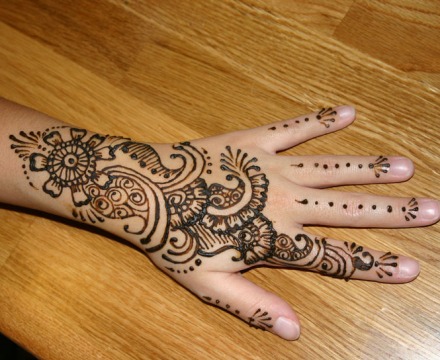 henna-hand-design-6