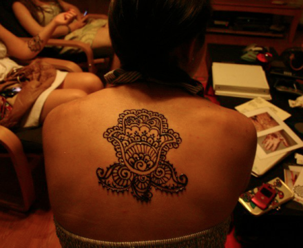 hamsa_henna_tattoo_back_henna_jagua_tattoo_orlando_fl
